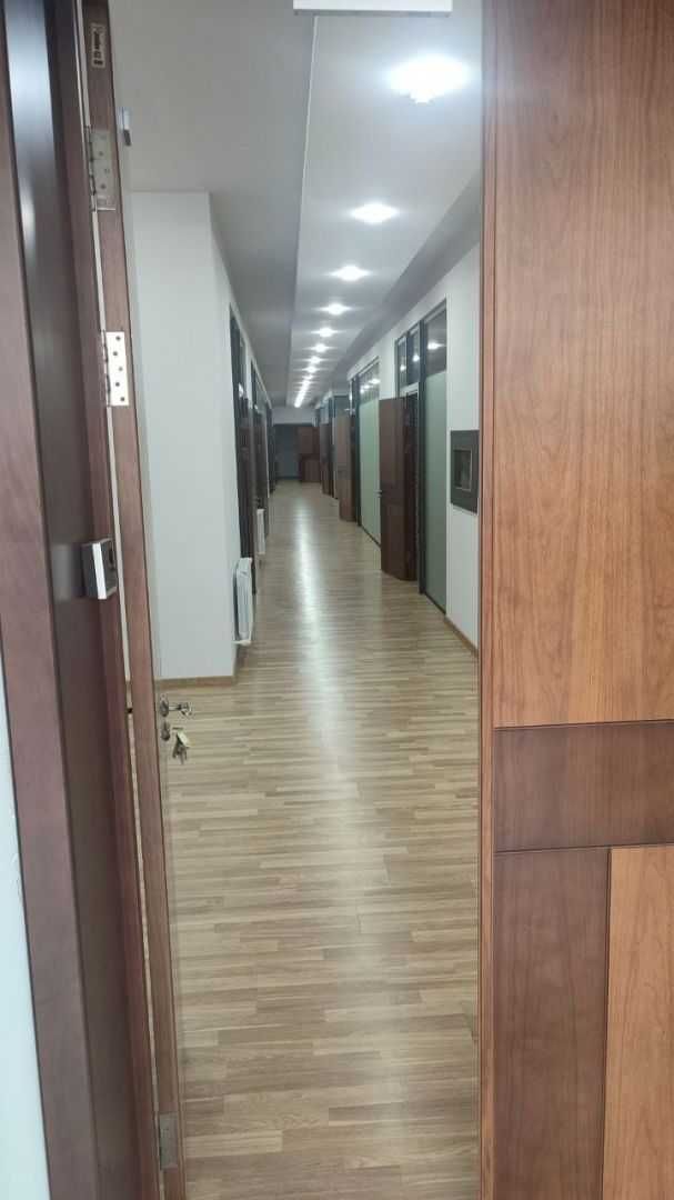 Аренда Офисное помещение 480 м² на Чилa-ском районе ул.Мукимий (J2373)