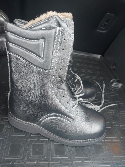 Зимние кожаные сапоги