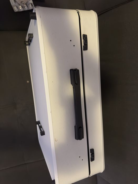 Poga Lux White – Geantă portabilă cu monitor pentru PS/Xbox