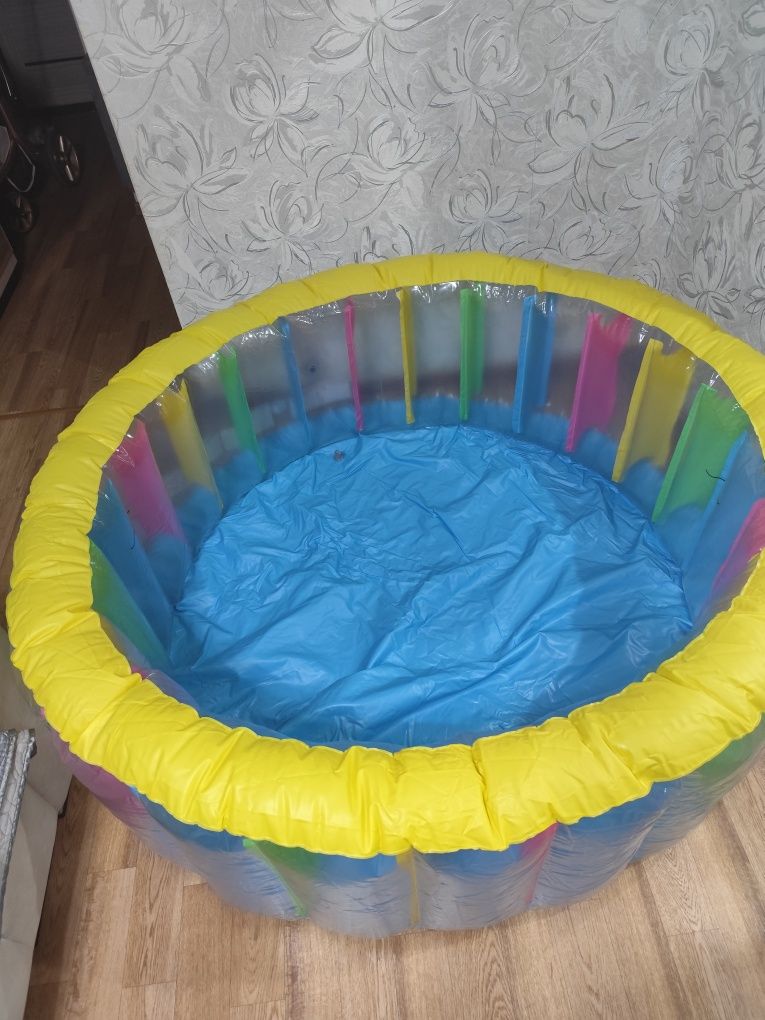 Продам  детский бассейн