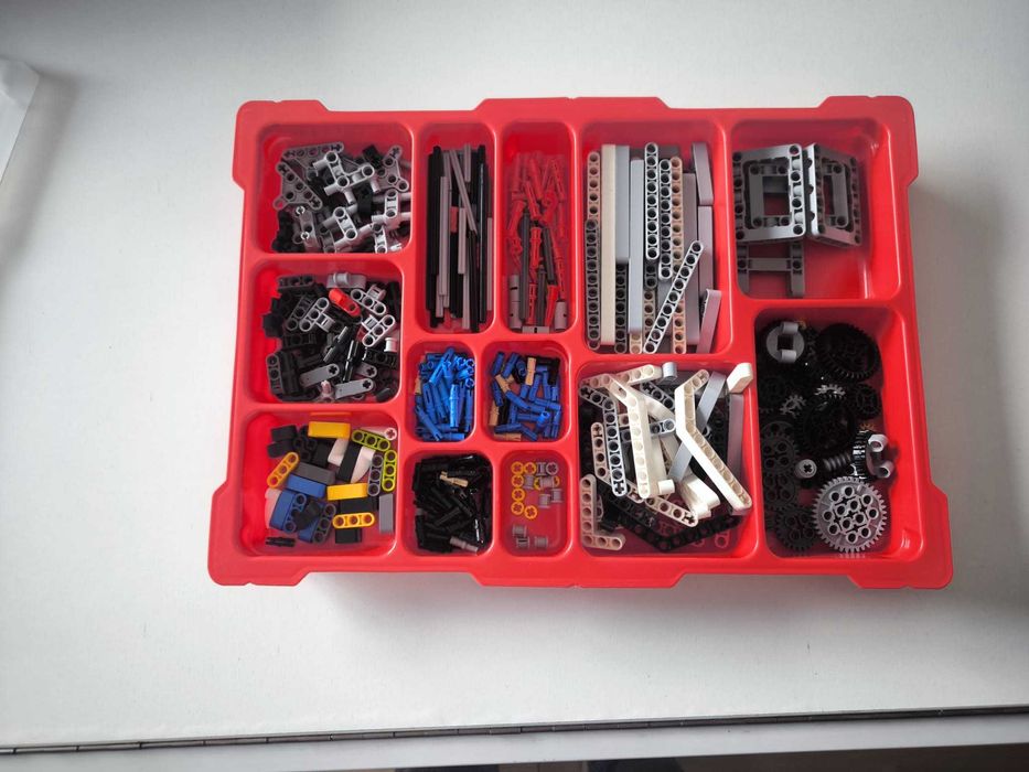 Lego Mindstorms EV3 - kit de robotică educațională