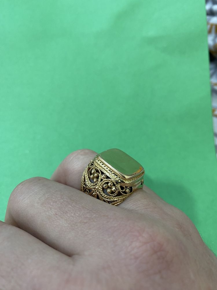 Продам золотой перстень