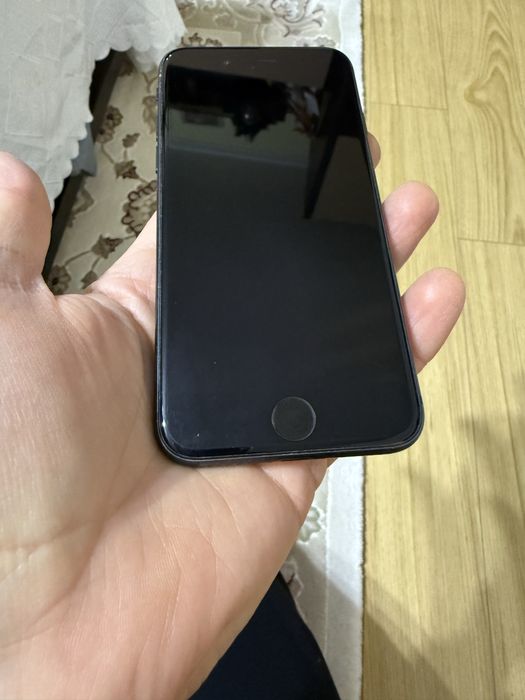 Vand Iphone 8 in stare foarte buna