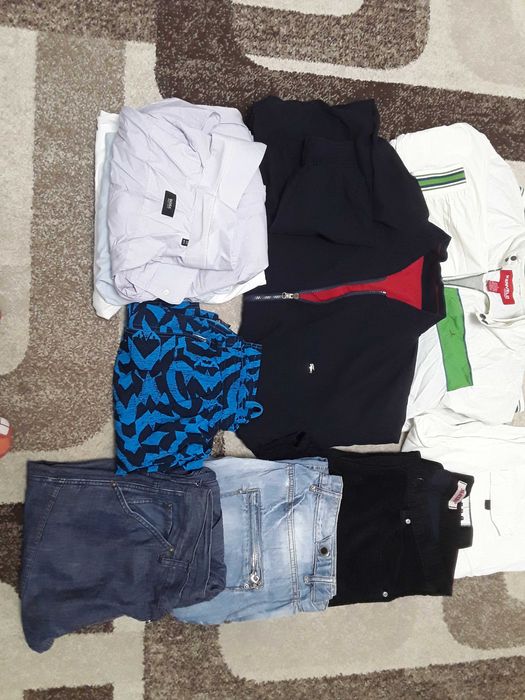 Haine bărbați  adidasi și papuci  ,tot ce se vede 200 de lei