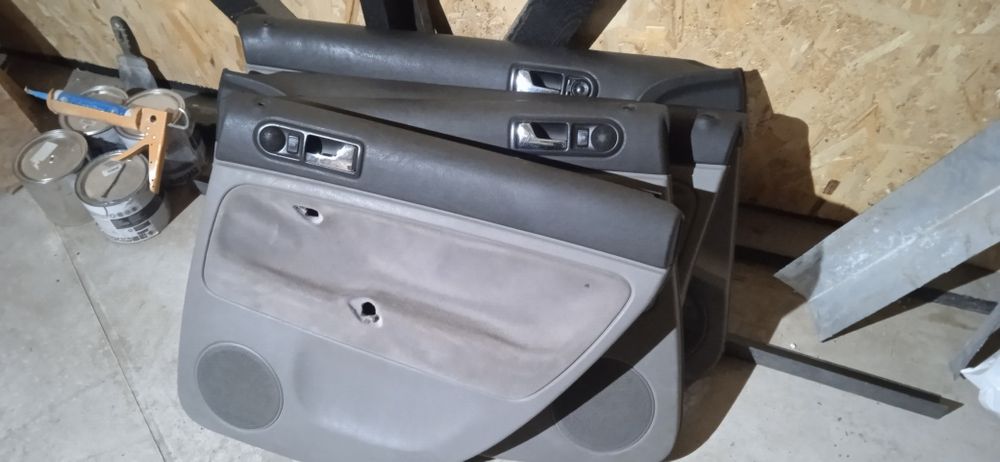 Продам дверные карты пассат б 5