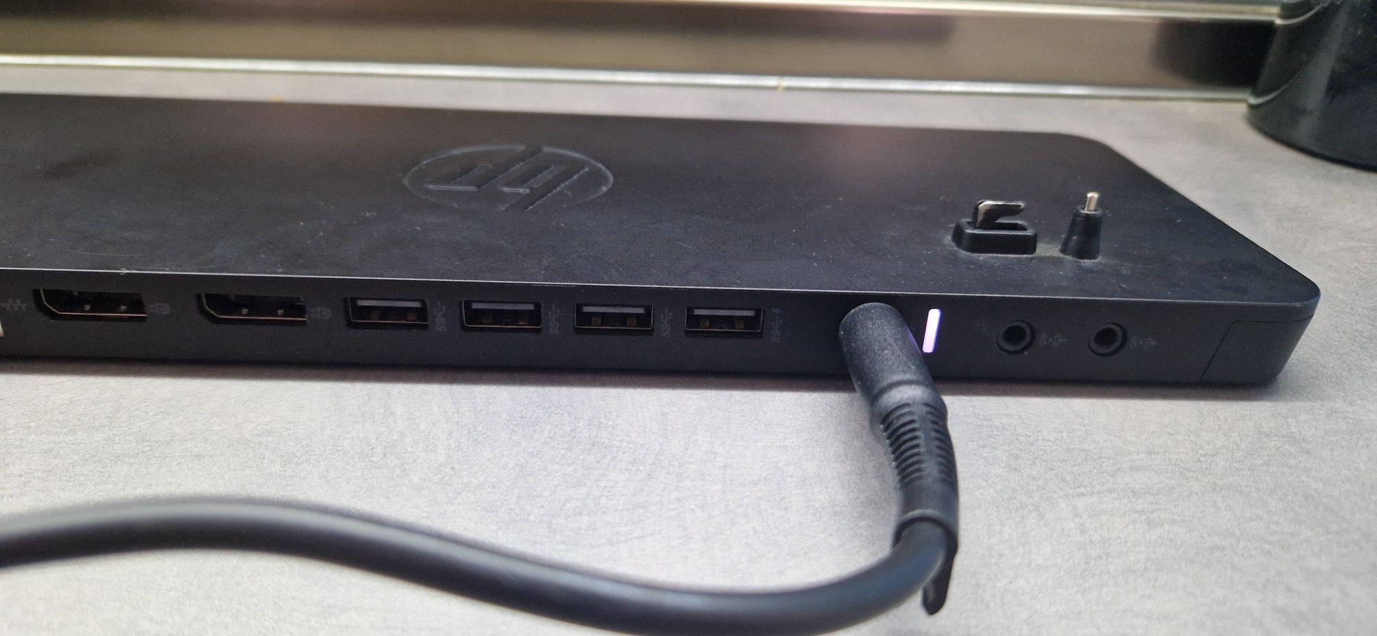 HP ultrathin docking station 2013HP ultrathin docking station 2013