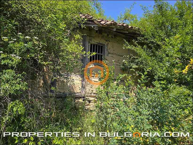 Селски имот перфектен за къща за гости в Еленския Балкан