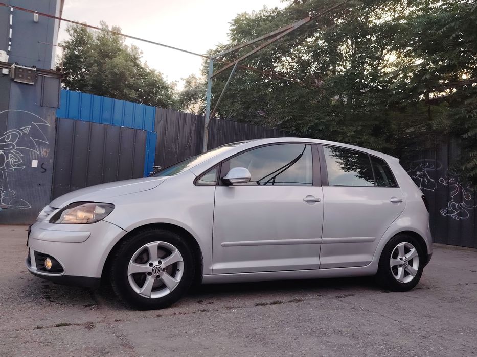 Vînd golf5plus 1.9 tdi