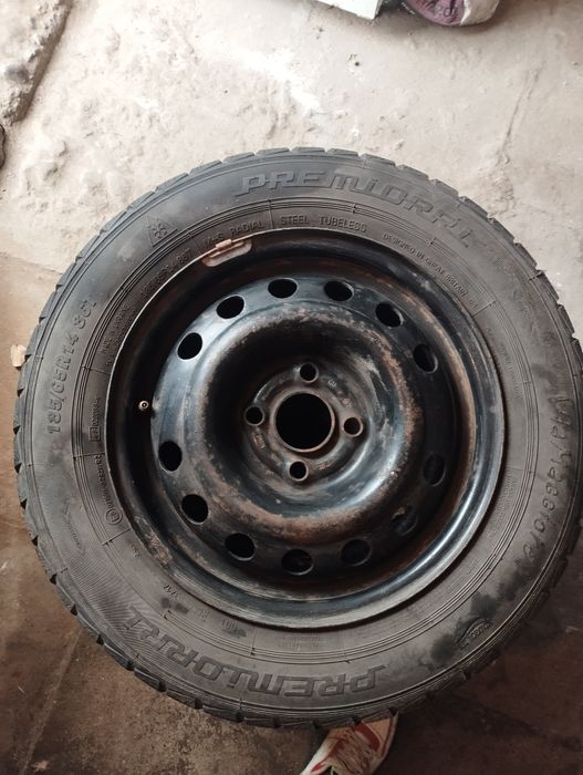 Set 4 jante cu cauciucuri r14,