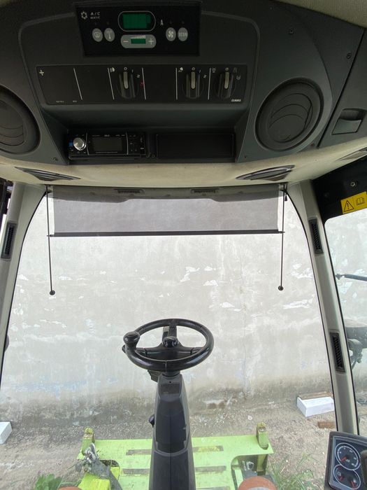 CLAAS Avero 240 – 2250 h lucru – Heder grâu + floare + rapiță