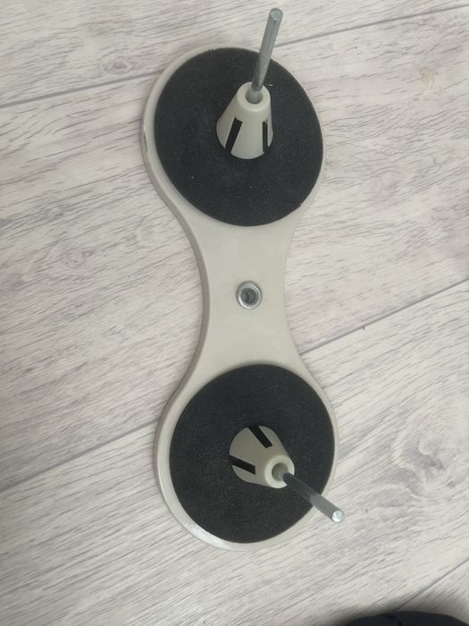 Срочно продаю подставка для катушек нити для портных