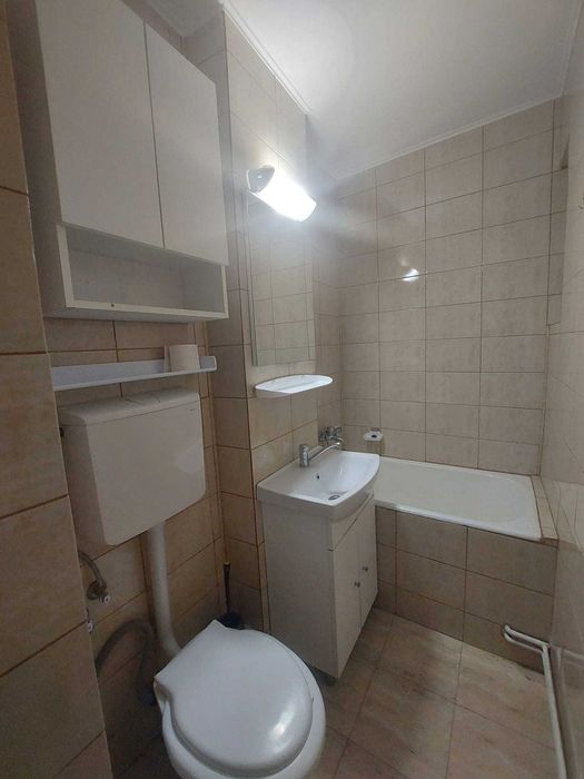 Ofer spre închiriere apartament 2 camere – Dâmbu Pietros, lângă Poștă