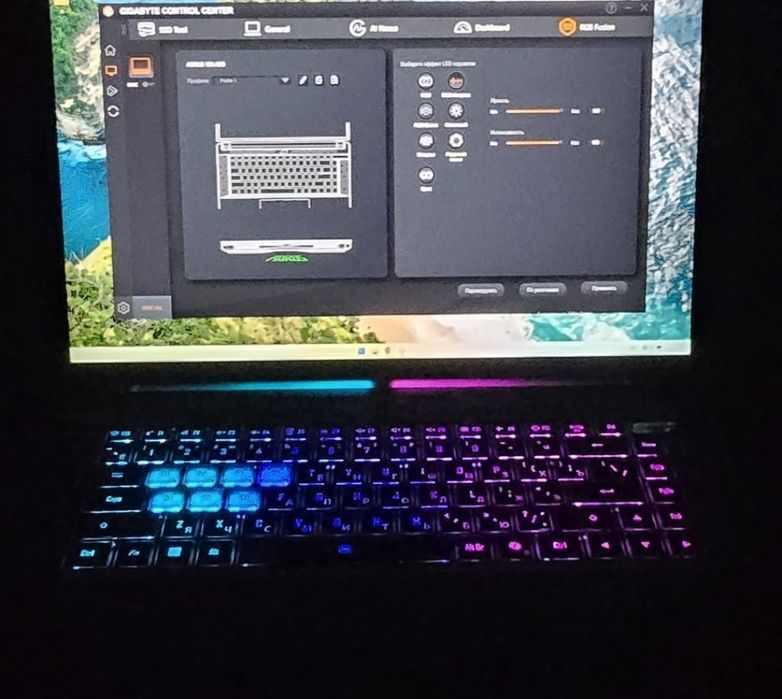 GIGABYTE 16X RTX 4070/i7 14650 HX