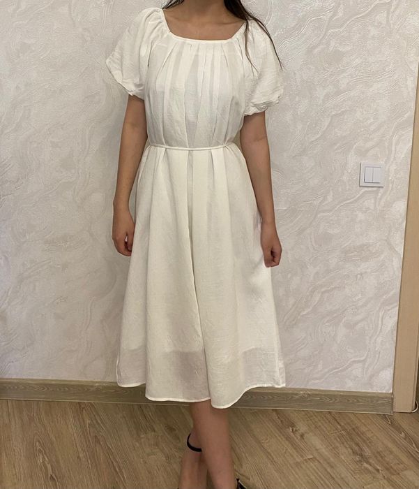 Белое платье, надето один раз, новое, в хорошем качестве.