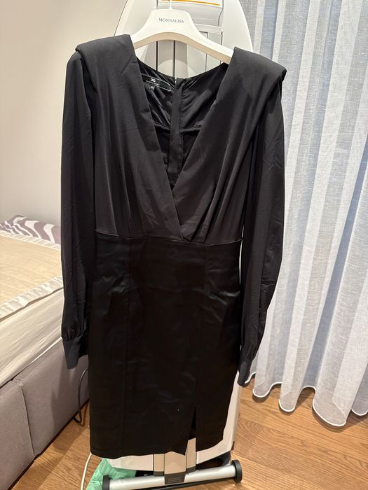 Официална рокля с голямо деколте официална рокля Elisabettа Franchi