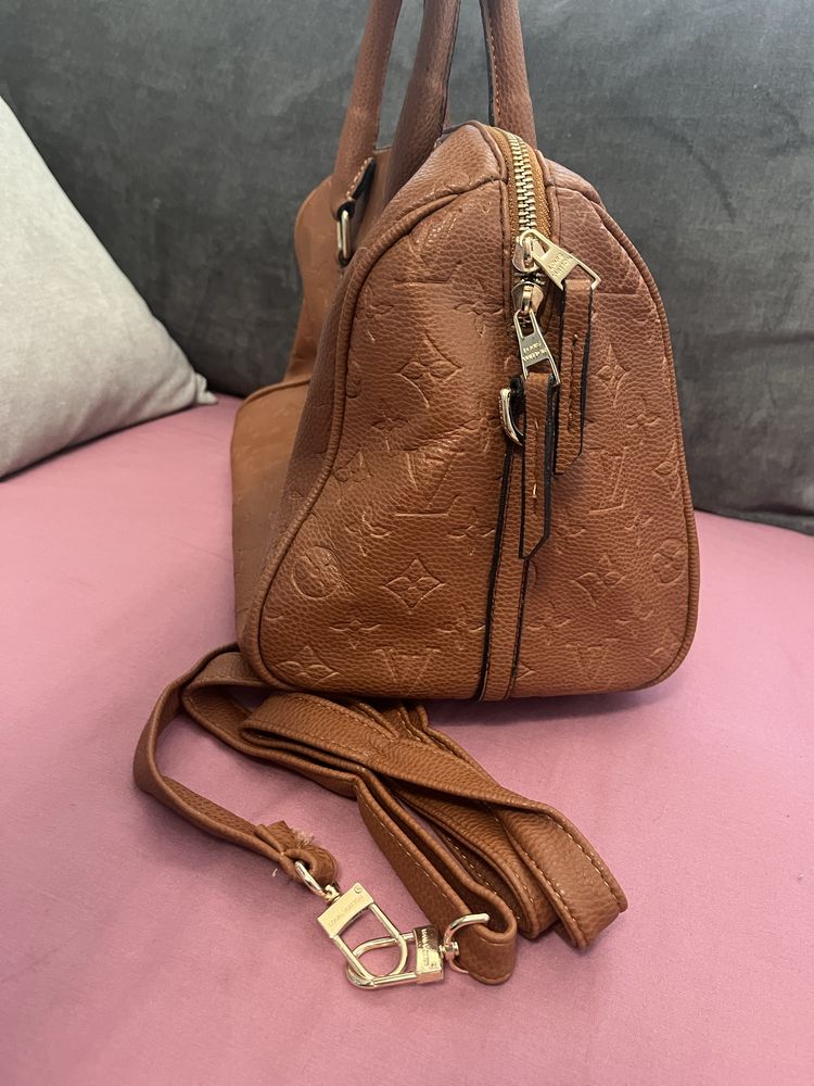 Louis Vuitton - Чанта / кафява