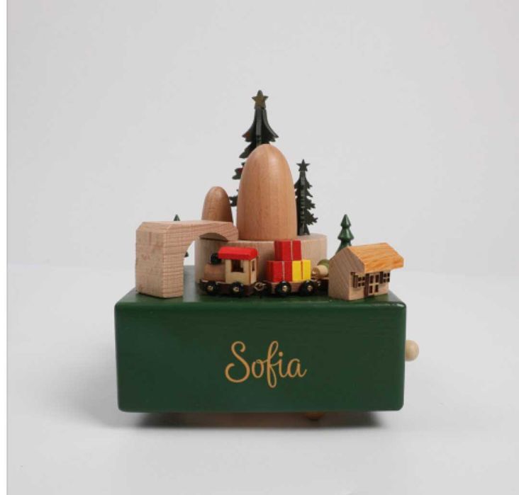 Уникална персонализирана дървена музикална кутия. Идеална за подарък