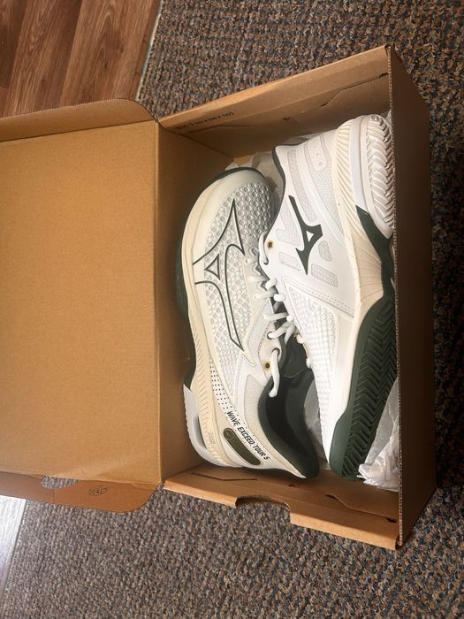 Mizuno Wave Exceed Tour 5