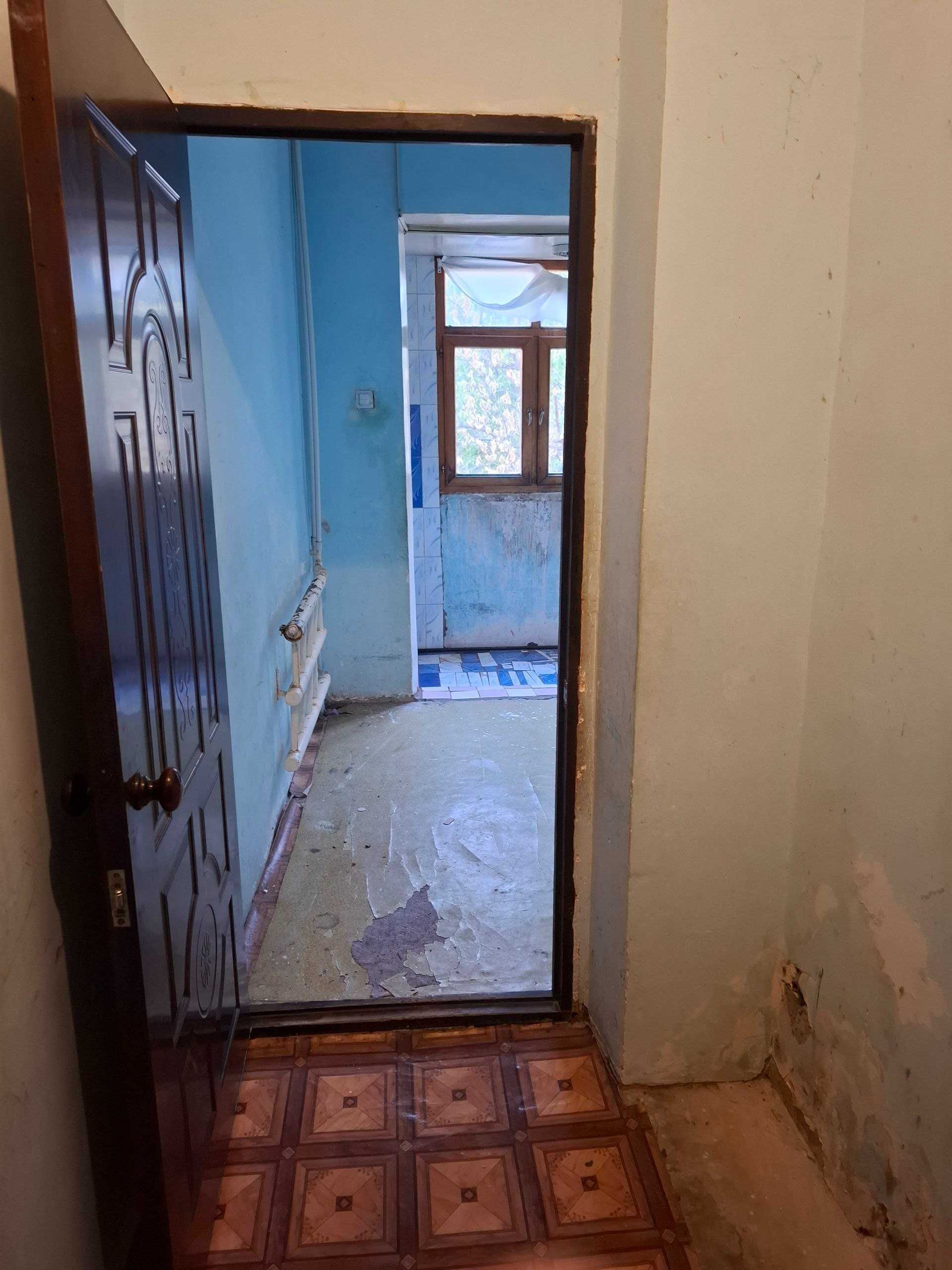 СРОЧНО !! Продается квартира в Яшнабаде 1/1/9 ( 42 кв/м ) Авиасозлар 2
