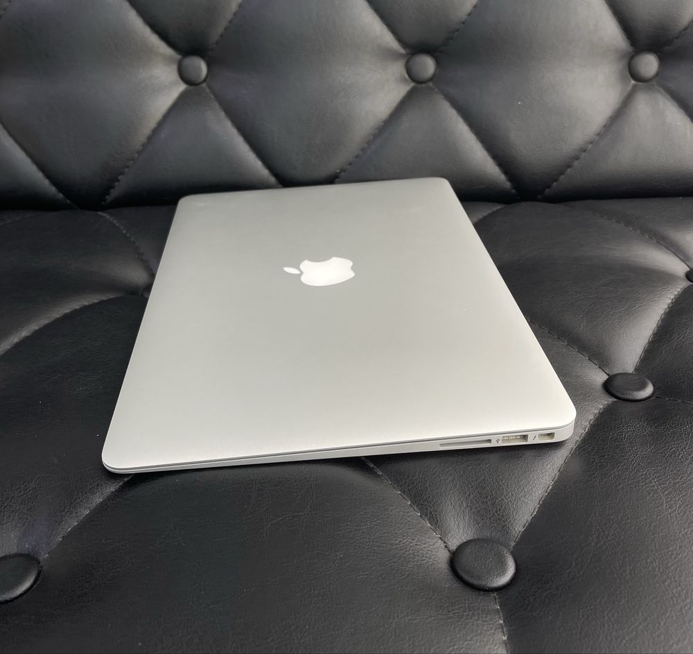 Apple MacBook Air 2017 в хорошем состояние