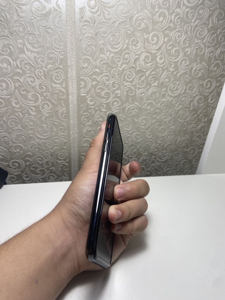 Продаю Iphone X идеалл!!!