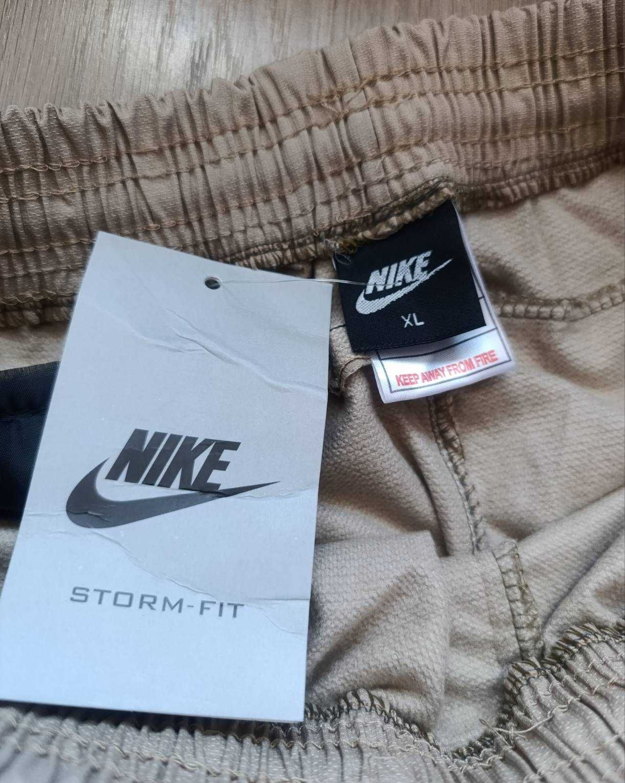 Мъжки карго панталони Nike