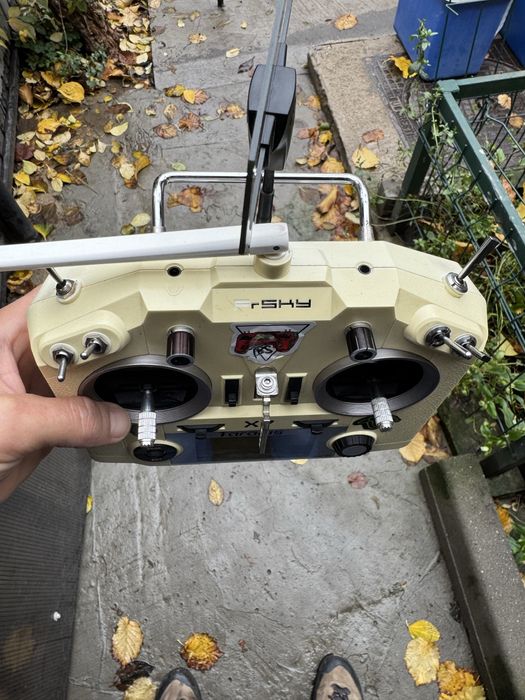 radio comanda Taranis Q X7 cu Tbs Crossfire