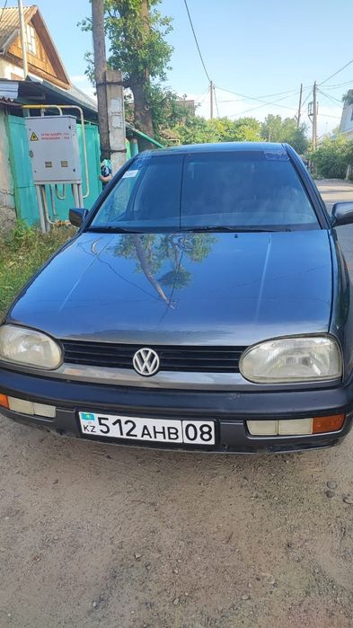 Машина гольф1992 года