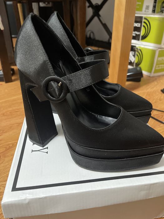 Pantofi cu platforma și toc gros