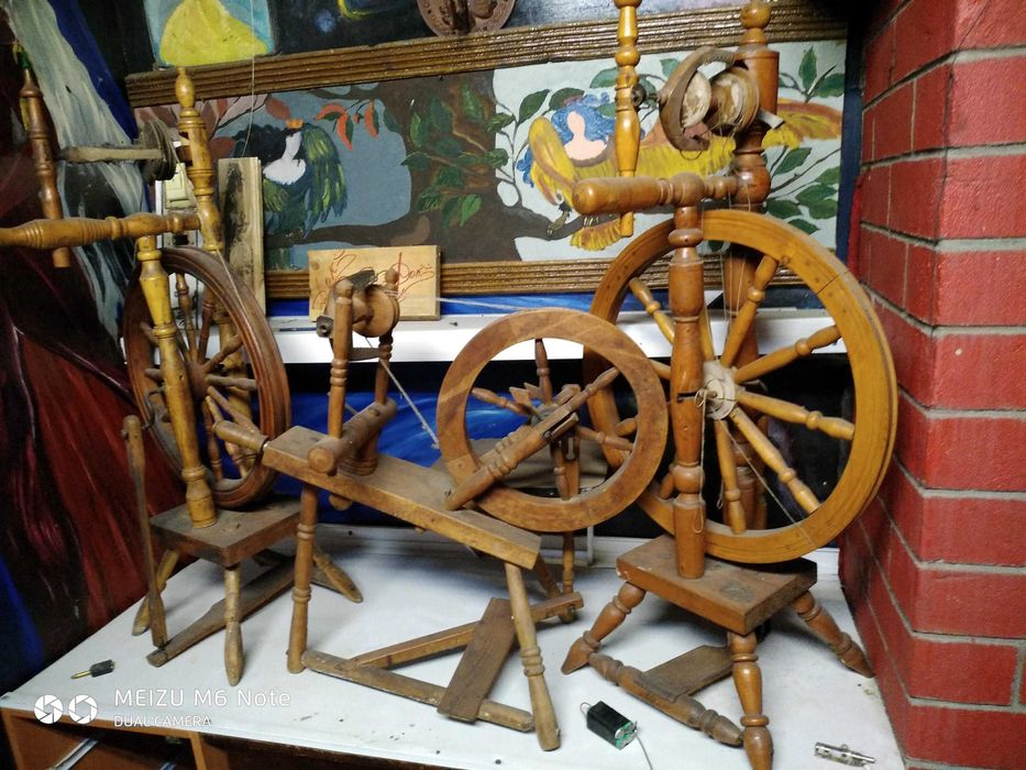 продам прялки деревянные