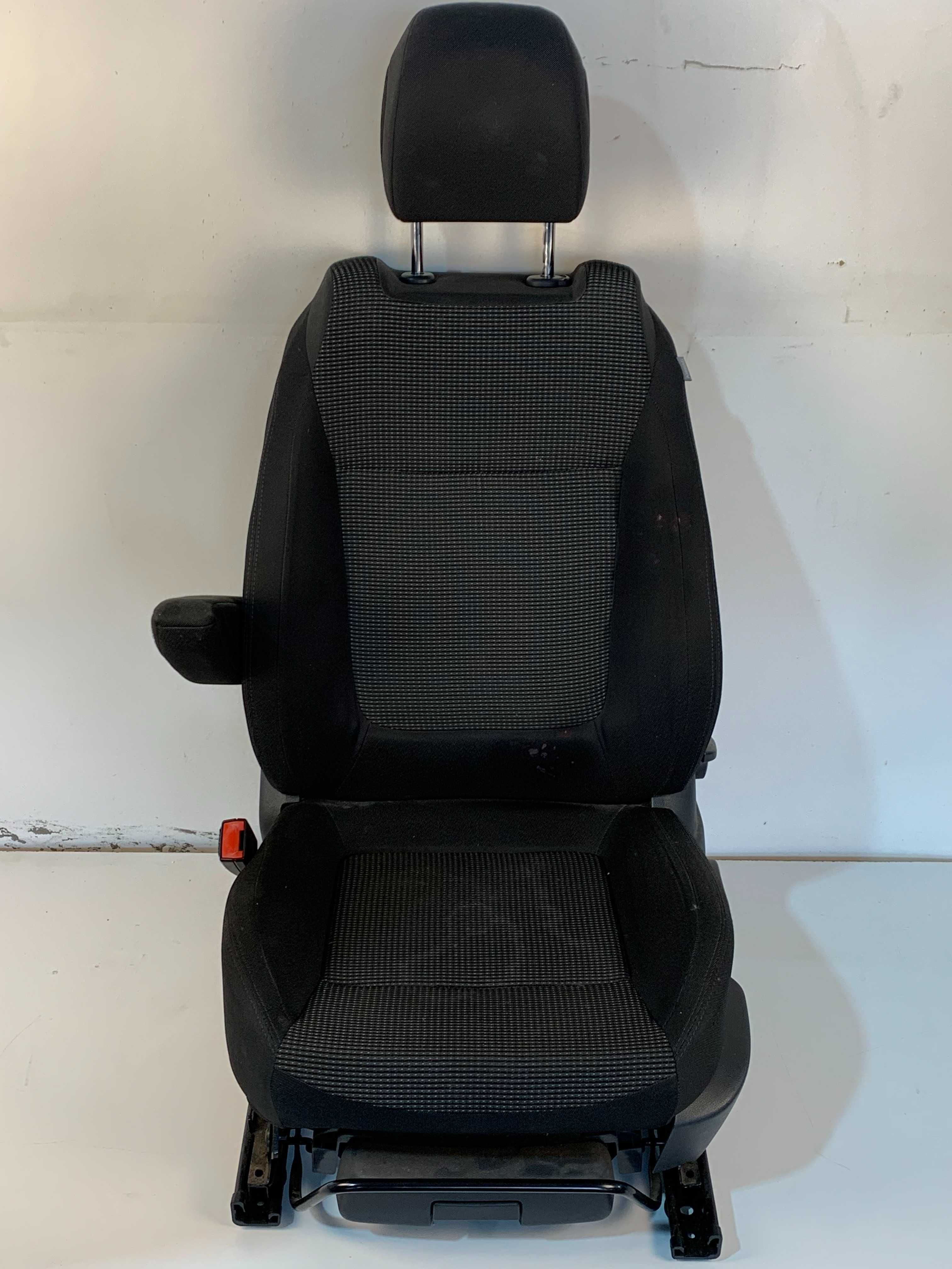 Салон комплект седалки Пежо 5008 Peugeot 5008