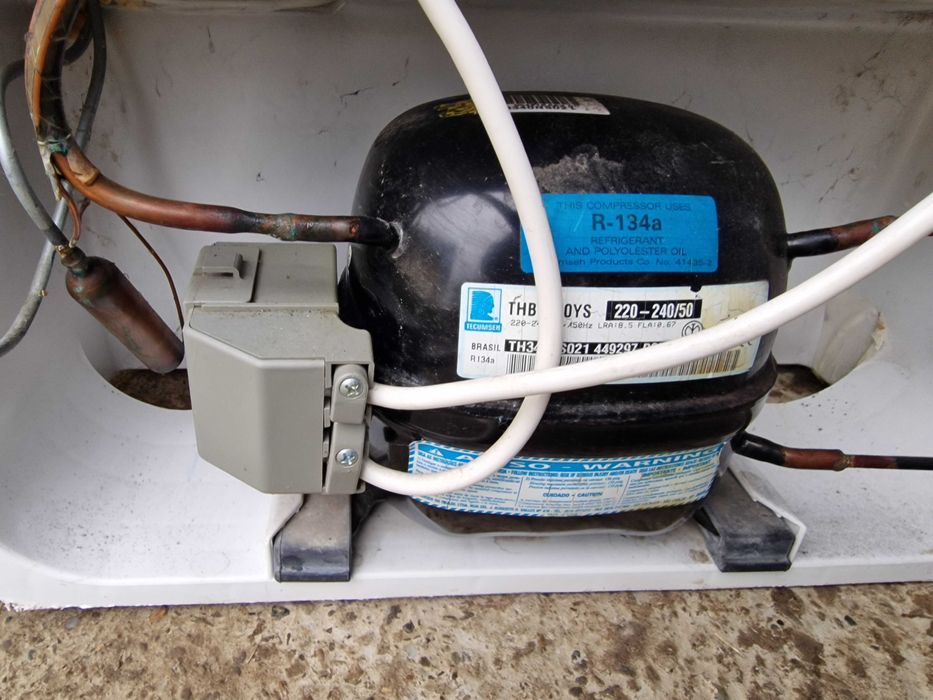 Lada frigorifică cu rafturi