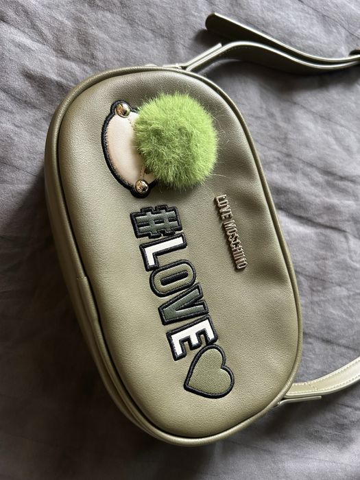Love moschino чанта нова