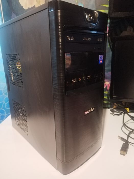 Vand un pc ddr4 cu 8 gb de ramii hard 1 tb