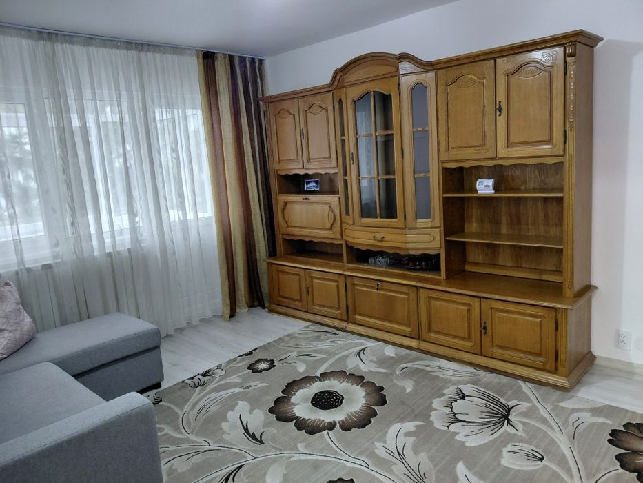 Inchiriez ap 3 camere Craiovita noua