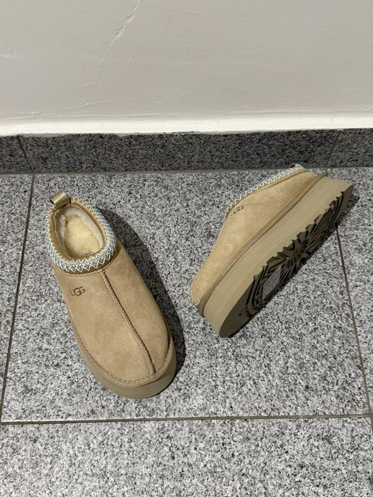 UGG Tazz Sand - marimea 38 pe stoc