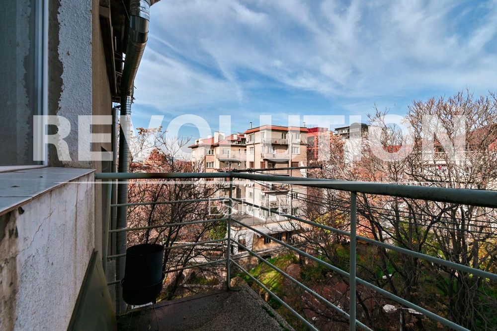 Двустаен апартамент в Център