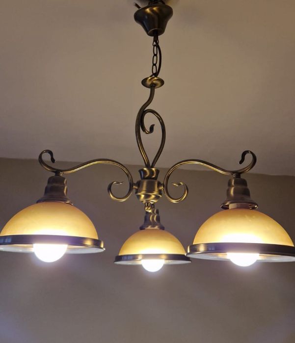 Lustra candelabru