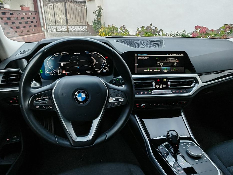 BMW seria 3 330e xDrive Plug-in Hybrid