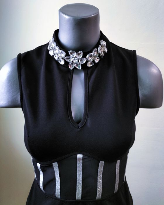 Rochie neagra eleganta de lux
Lena Fashion
600,00 lei

Eleganța pe car