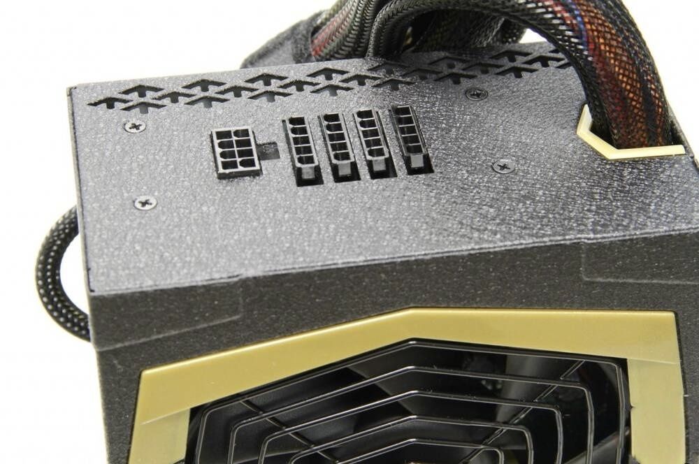 Sursa 650W 80+ Gold