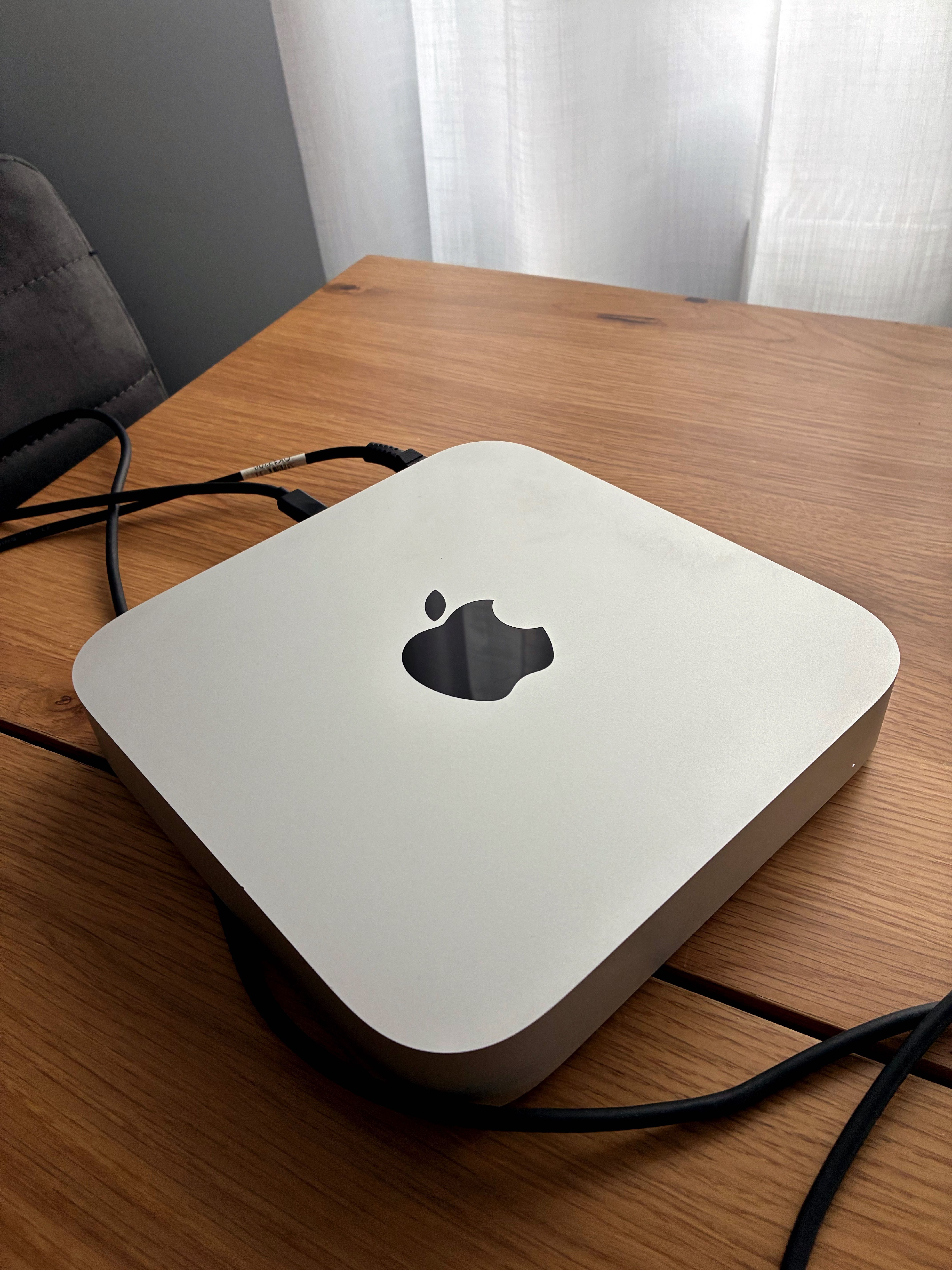 Mac Mini PC Apple cu procesor Apple M1, 16GB, 512GB SSD