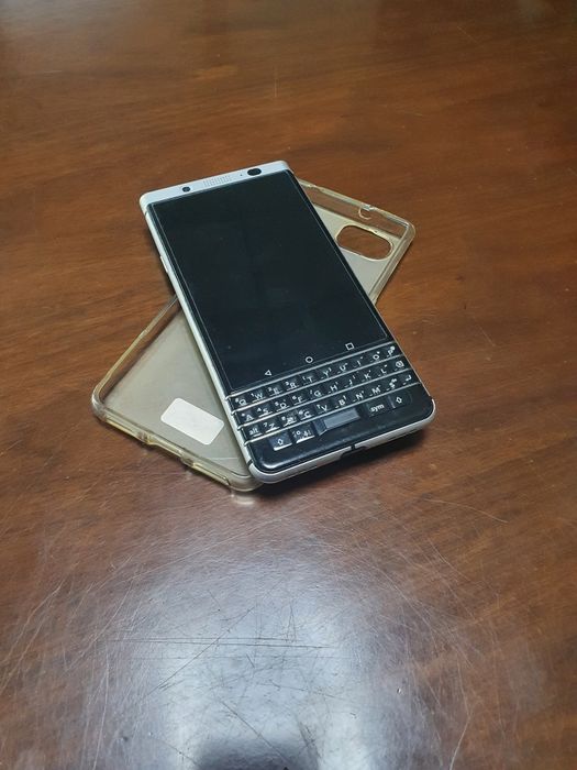 Телефон Blackberry BBB 100-2