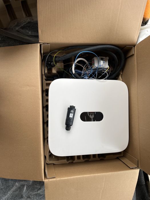 Invertor hibrid trifazat Huawei 5 KW SUN2000-5KTL-M1 garantie 8 ani