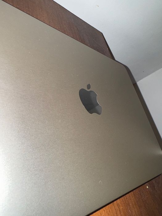 MacBook air M3 2024 NOU!