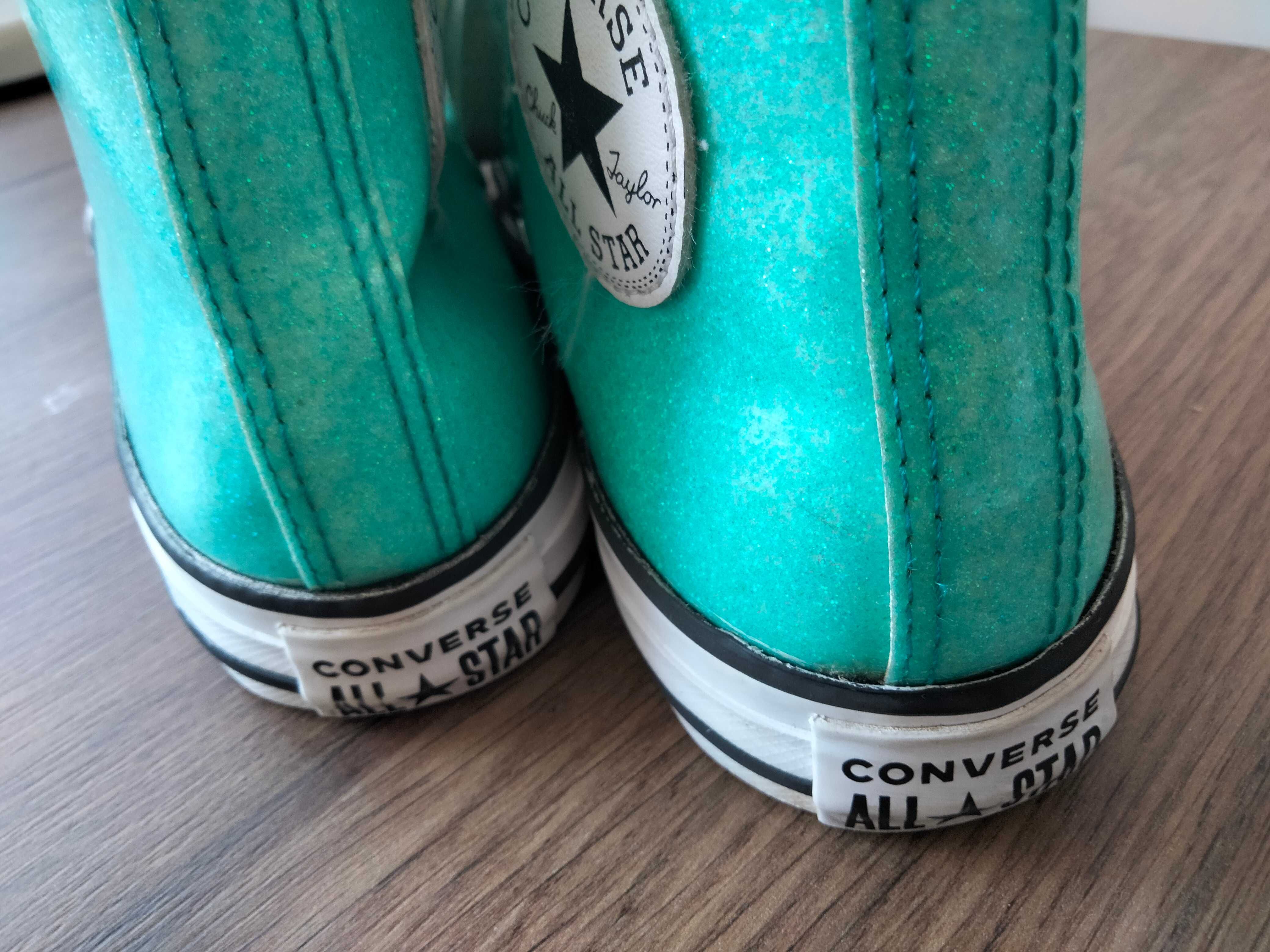 Bascheți Converse!