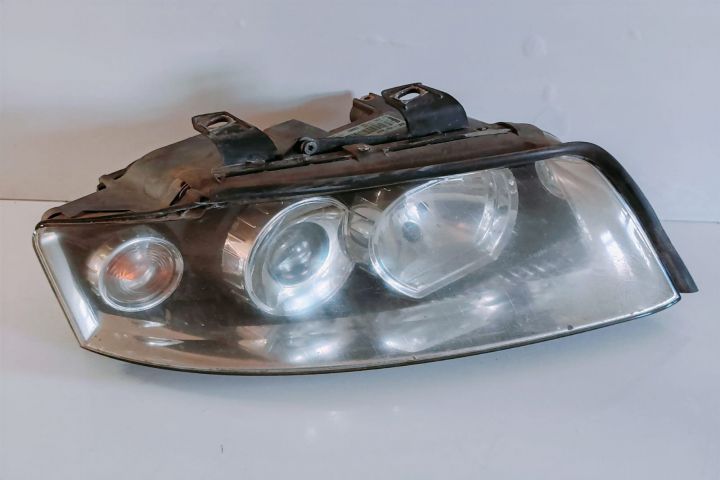 Far dreapta  Valeo cu lupa  8E0941004F Audi A4 B6