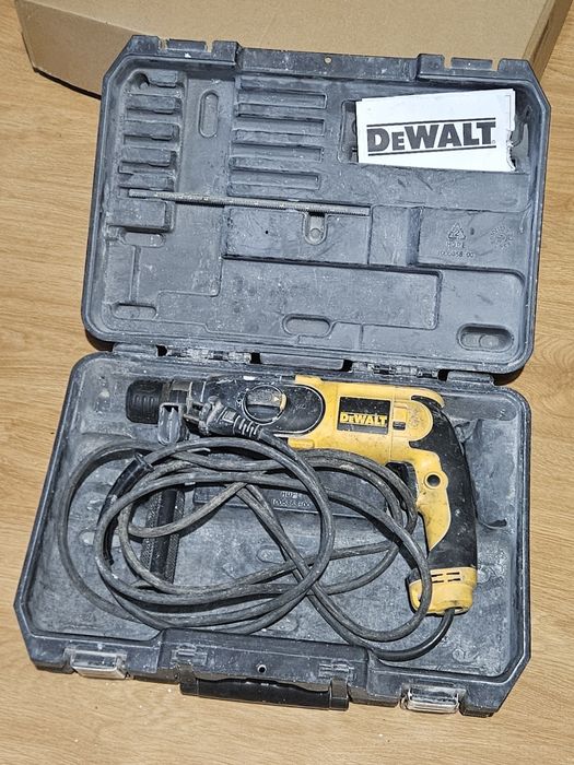 Bormașini ciocan Dewalt