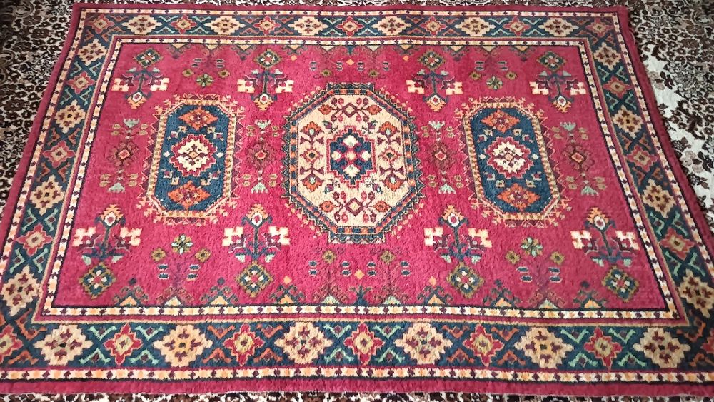 Ковер в этно стиле из натуральной шерсти.