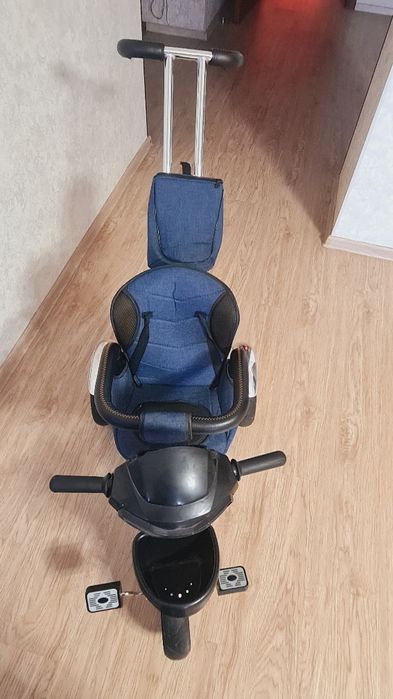 Коляска-велосипед б/у продаётся в отличном состоянии